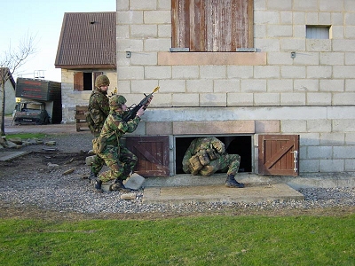 UK MoD Training Using Half Life 2
